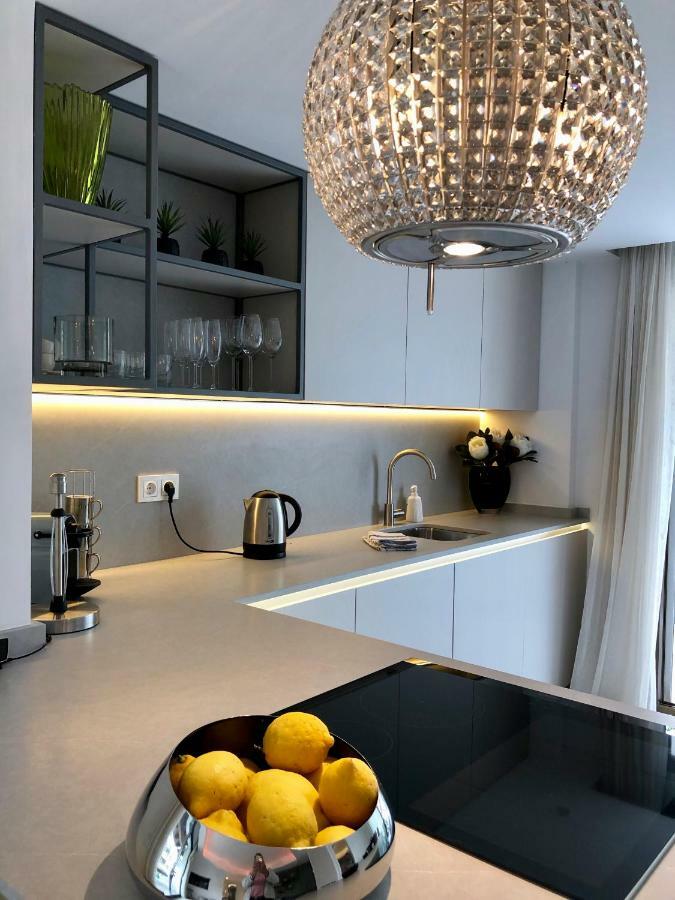 Luxury Apartment In La Isla, Walking Distance To Puerto Banus Marbellac Extérieur photo